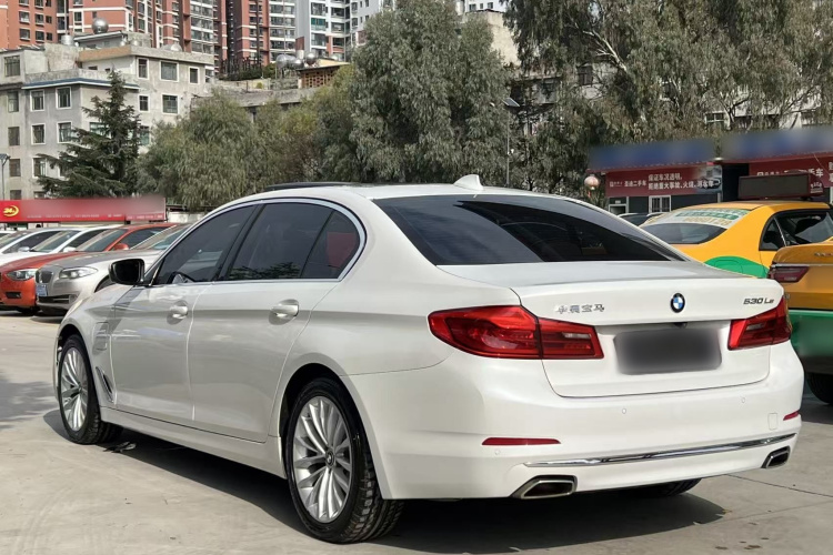 宝马5系新能源 2020款 里程升级版 530Le 豪华套装车身外观6006