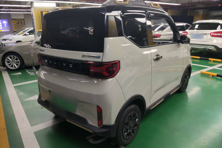 五菱汽车 宏光MINIEV 2022款 GAMEBOY 200km 玩乐款 磷酸铁锂车身外观7