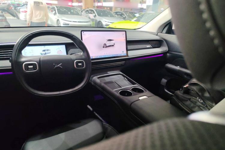 小鹏G6 2023款 755 超长续航 Pro中控内饰7002