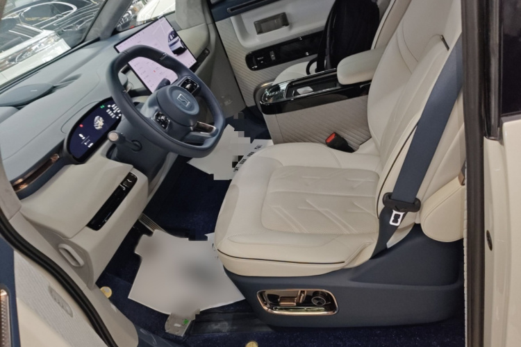 极氪MIX 2025款 长续航智驾版局部细节19