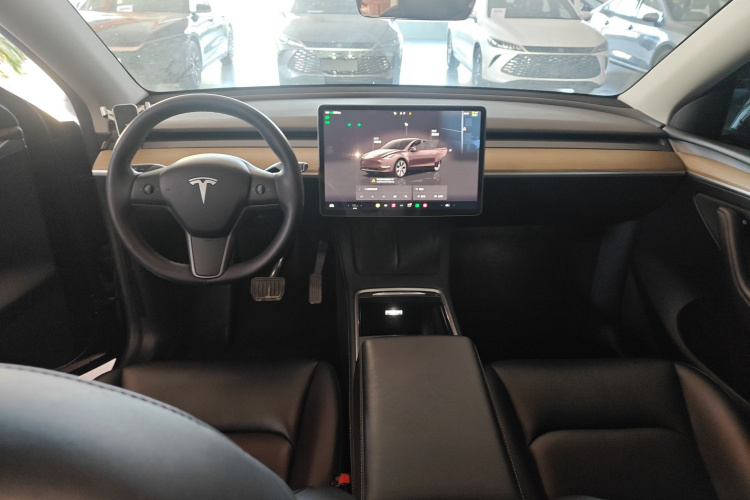 特斯拉 Model Y 2022款 后轮驱动版中控内饰12