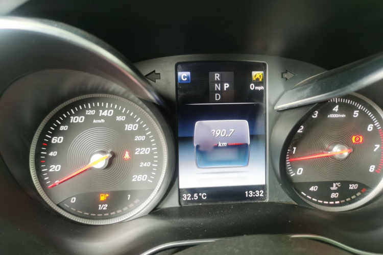 奔驰C级 2018款 C 200 运动版局部细节14