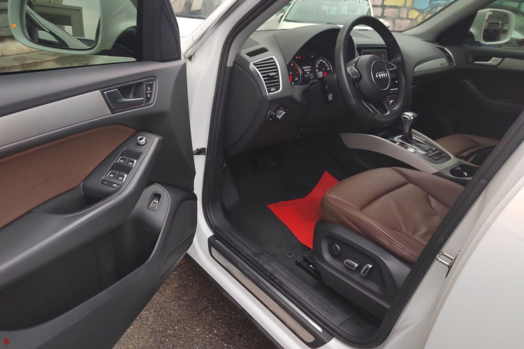 奥迪Q5 2017款 40 TFSI 进取型中控内饰20