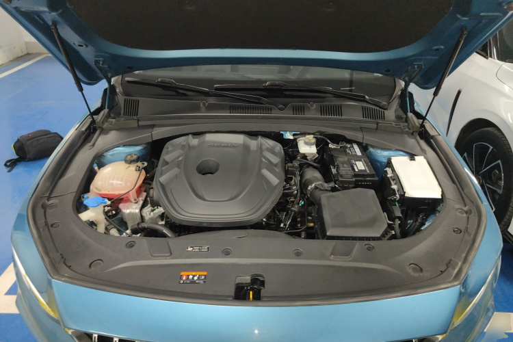 吉利汽车 星瑞 2023款 2.0TD 豪华型机舱底盘24