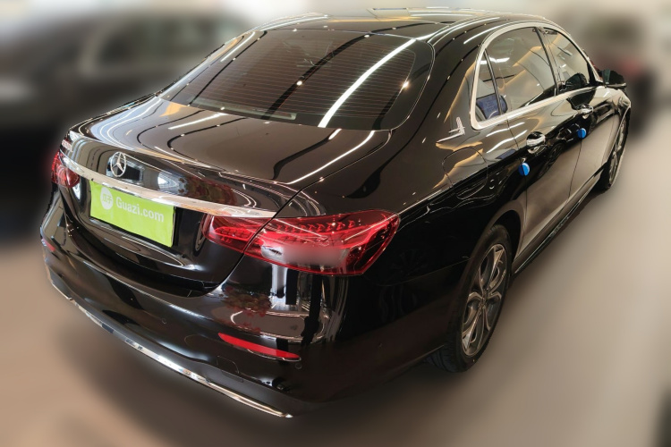 奔驰E级 2021款 改款 E 300 L 运动时尚型车身外观7