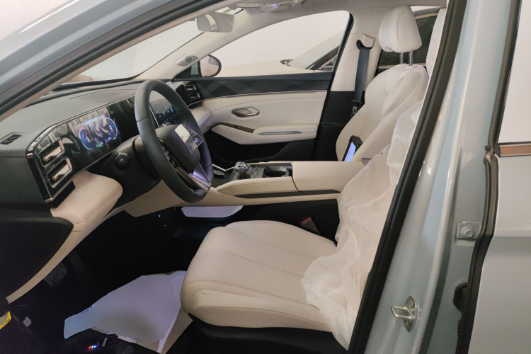 比亚迪 秦L 2024款 DM-i 120KM超越型局部细节19