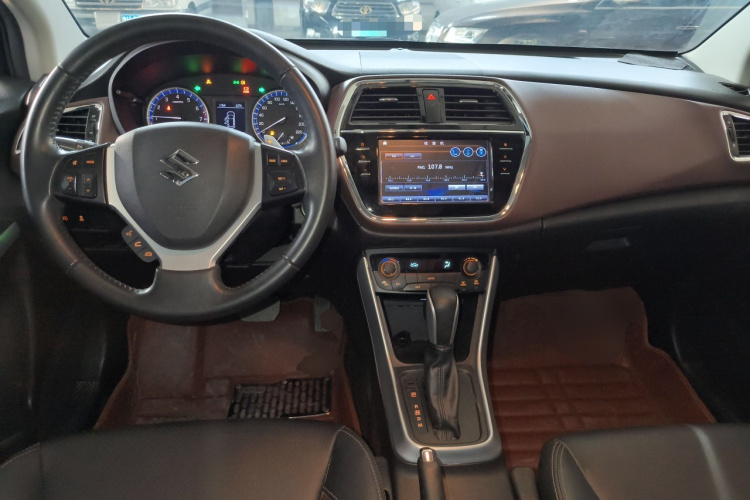 铃木 骁途 2017款 1.6L CVT两驱都市进取型中控内饰12