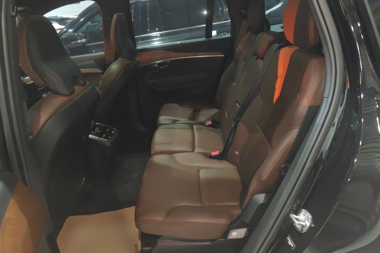 沃尔沃XC90 2022款 B6 智逸豪华版 7座中控内饰21