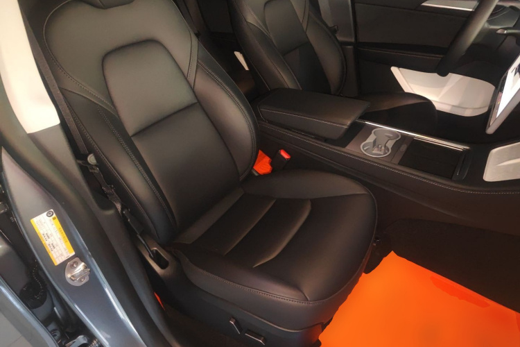 特斯拉 Model Y 2024款 长续航全轮驱动版局部细节41