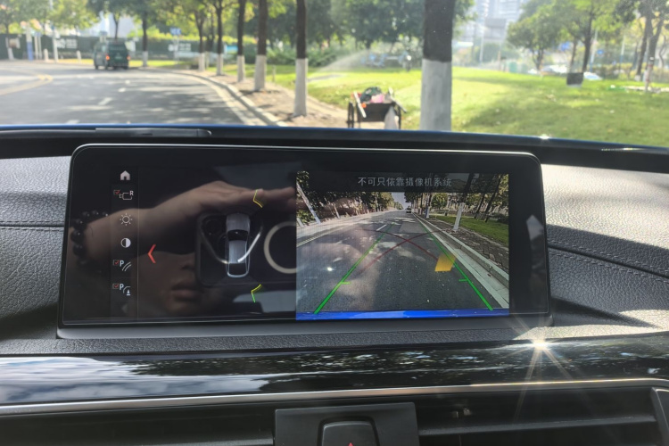 宝马3系GT 2019款  320i M运动曜夜版中控内饰7015