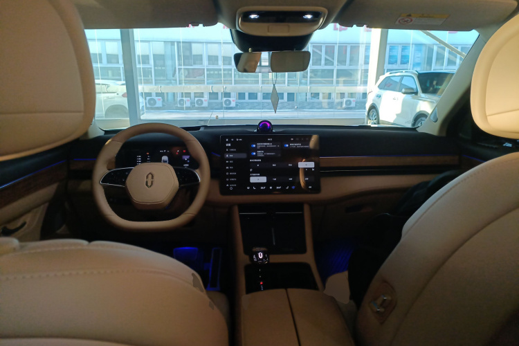鸿蒙智行 问界M7 2024款 1.5T 智驾后驱Pro版 5座中控内饰7002