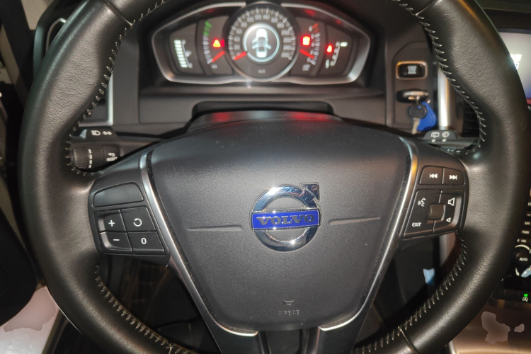 沃尔沃XC60 2017款 T5 智行升级版中控内饰13