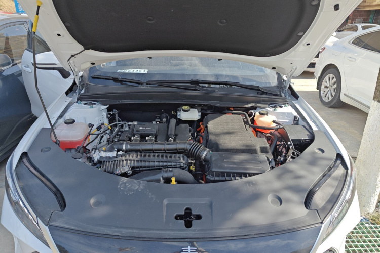 比亚迪 秦PLUS 2023款 冠军版 DM-i 55KM领先型机舱底盘24