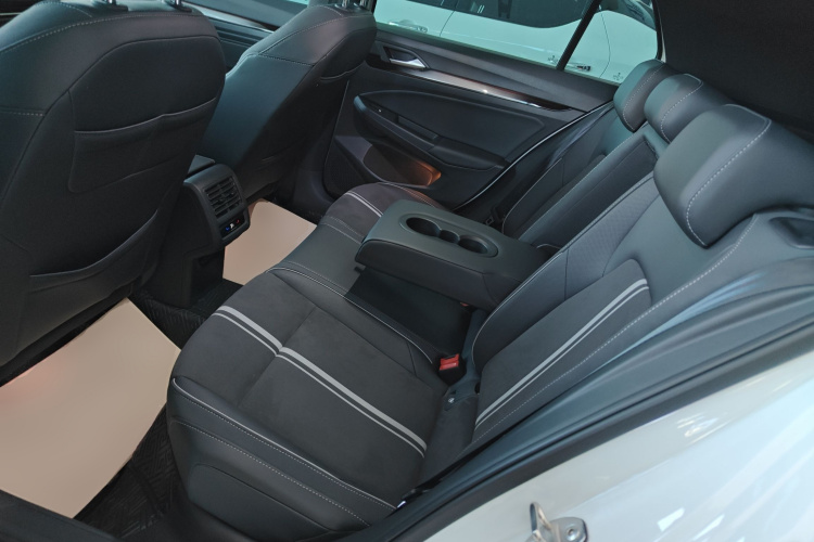 大众 高尔夫 2023款 改款 280TSI DSG R-Line Lite中控内饰21