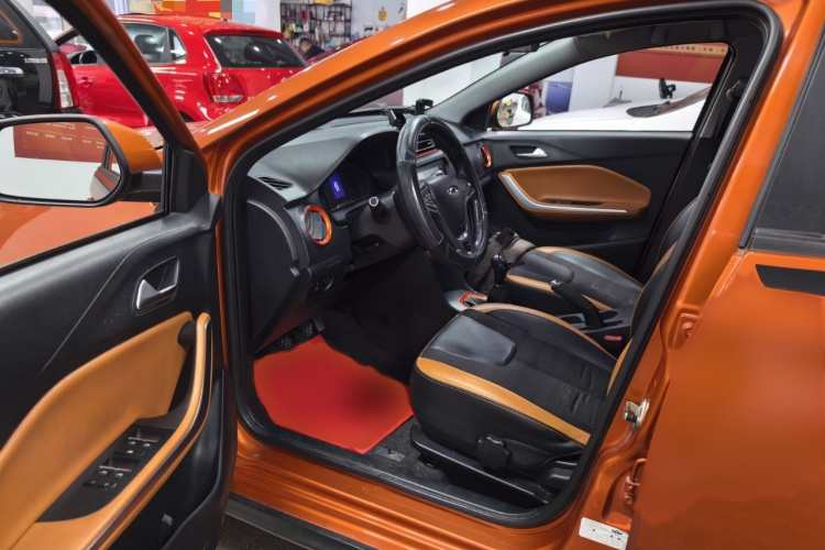 奇瑞 瑞虎3X 2017款 1.5L 手动时尚版中控内饰7003