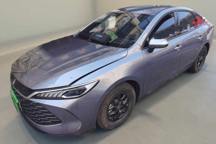 比亚迪 秦PLUS 2025款 DM-i 智驾版 55KM领先型车身外观1