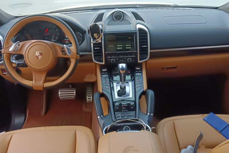 保时捷 2011款 Cayenne 3.0T中控内饰7002