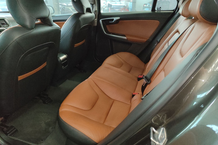 沃尔沃S60 2018款 S60L T3 智进进取版中控内饰21