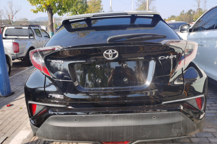 丰田C-HR 2018款 2.0L 旗舰版 国V车身外观6