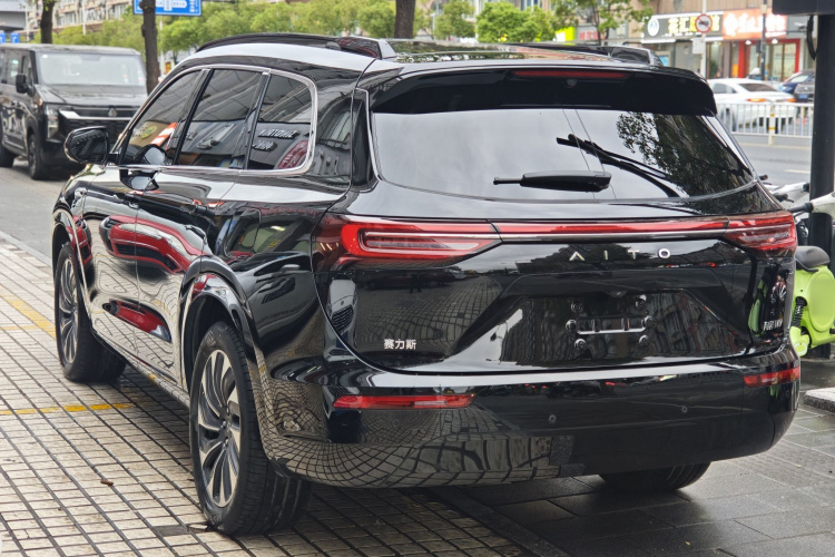 鸿蒙智行 问界M7 2024款 1.5T 智驾四驱Max版 5座车身外观6004