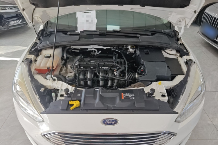 福特 福克斯 2017款 三厢 1.6L 自动舒适型智行版机舱底盘24