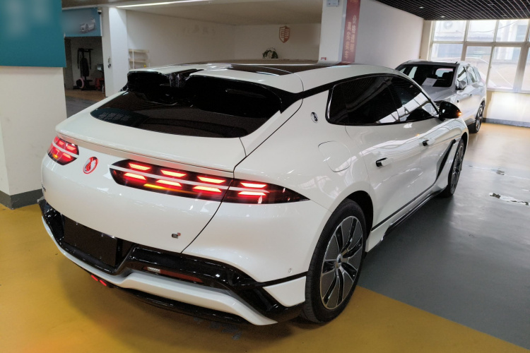 腾势Z9GT 2024款 1100四驱Max版车身外观6005