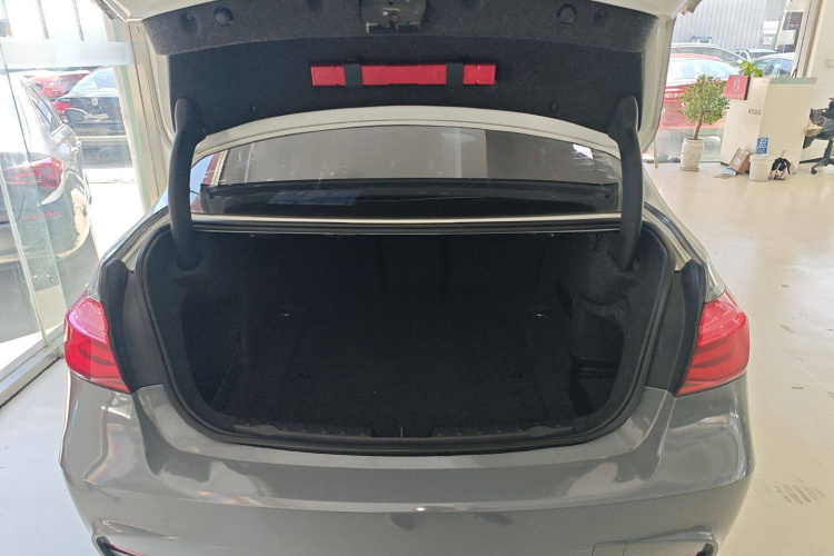 宝马3系 2016款 320Li 进取型中控内饰23