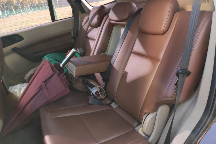 福特 撼路者 2017款 2.0T 汽油自动四驱菁英版 5座中控内饰21