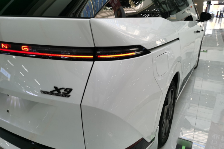 小鹏X9 2024款 640四驱高性能Max车身外观6006