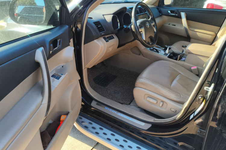 丰田 汉兰达 2012款 2.7L 两驱7座豪华版中控内饰20