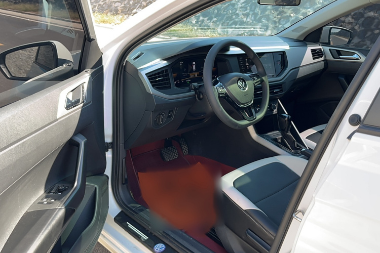 大众 Polo 2023款 Plus 1.5L 自动全景乐享版中控内饰7002