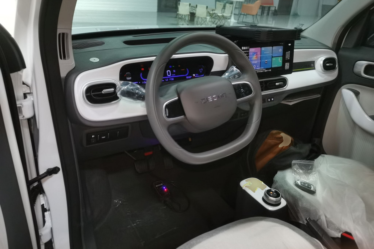 吉利银河 熊猫 2025款 210km 元气熊中控内饰12