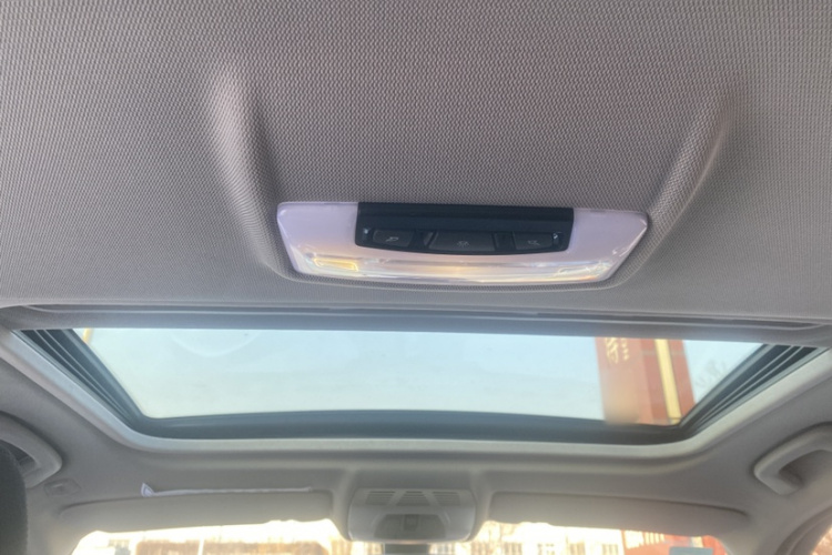 宝马1系(进口) 2015款 120i 领先型中控内饰7006