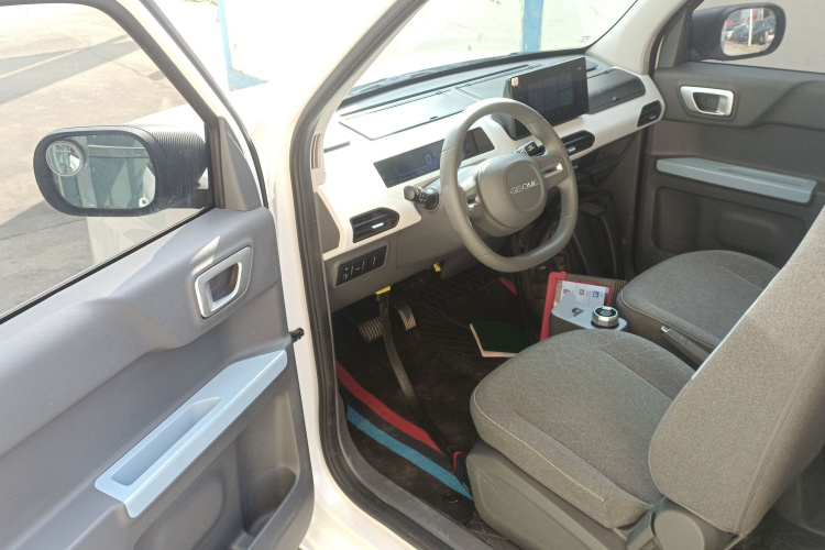 吉利银河 2024款 熊猫mini 200km 耐力熊中控内饰20