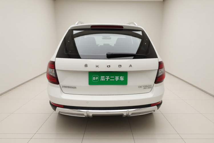 斯柯达 明锐 2019款 旅行车 TSI280 DSG豪华版 国VI车身外观6