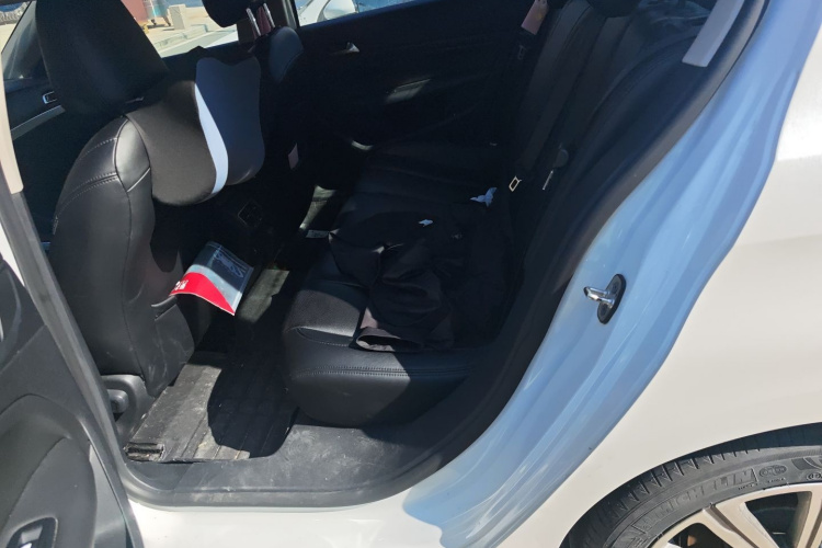 标致408 2018款 改款 350THP 自动豪华版中控内饰21