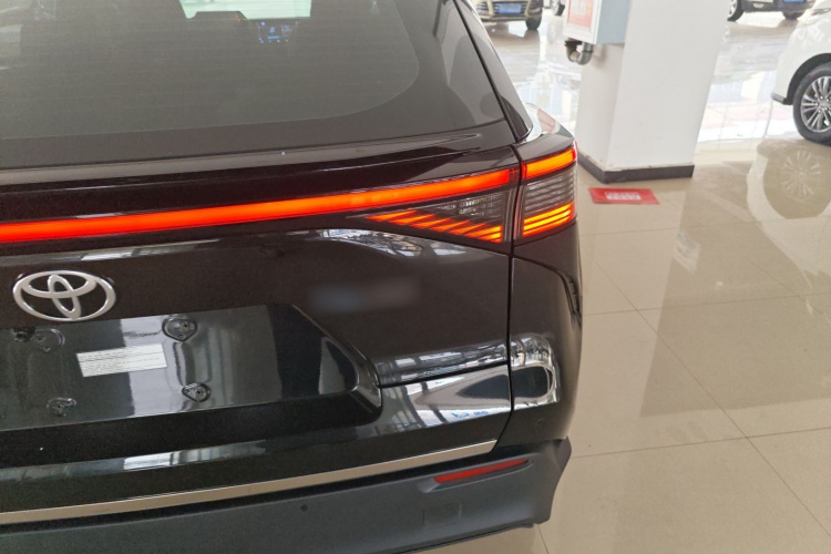 一汽丰田bZ4X 2022款 两驱精英JOY版车身外观6006