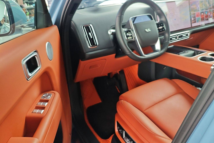 理想汽车 理想L8 2023款 Pro中控内饰7003