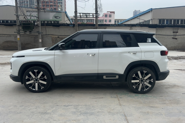 吉利汽车 吉利icon 2023款 1.5TD 巧克力醇巧版车身外观6005