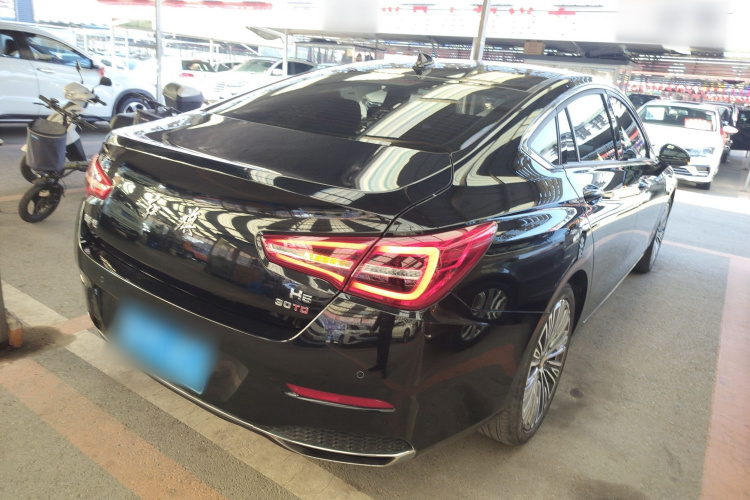 红旗H5 2022款 经典款 改款 1.5T DCT旗韵版车身外观7