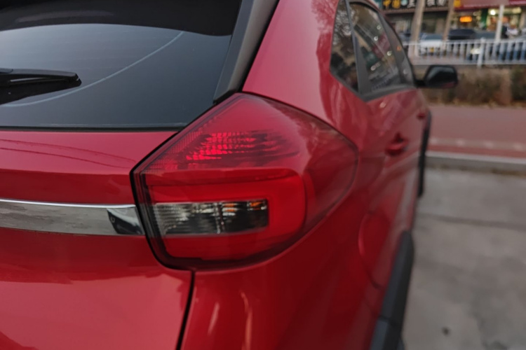 奇瑞 瑞虎3X 2018款 1.5L 手动精英版车身外观6006