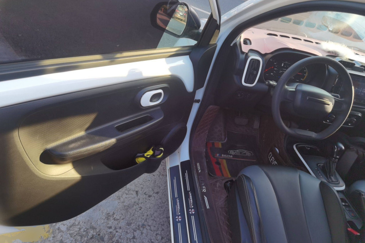 荣威 科莱威CLEVER 2022款 311km元气啵啵版中控内饰7003