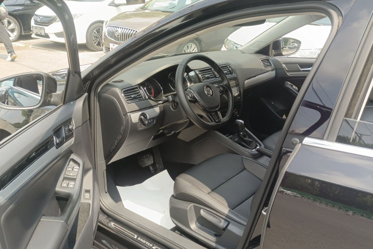 大众 速腾 2018款 180TSI DSG臻享版中控内饰7002