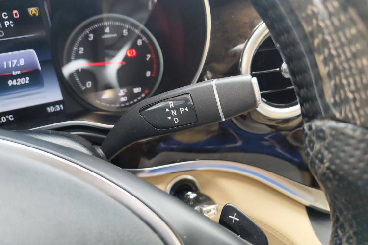 奔驰V级 2018款 V 260 L 尊贵加长版 国VI局部细节18