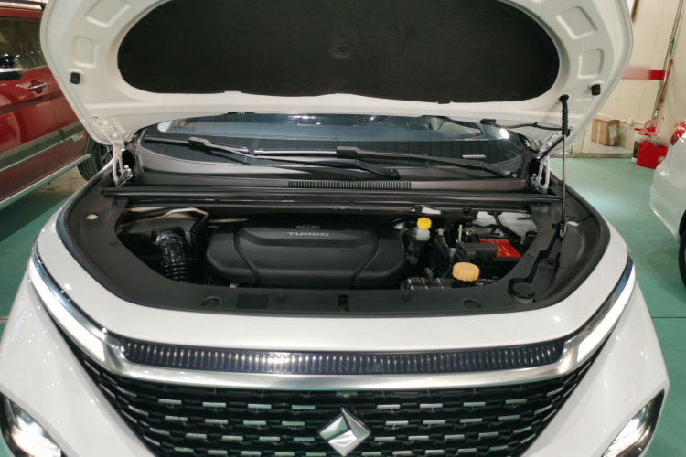 宝骏RM-5 2019款 1.5T CVT 24小时在线尊贵型 7座局部细节24