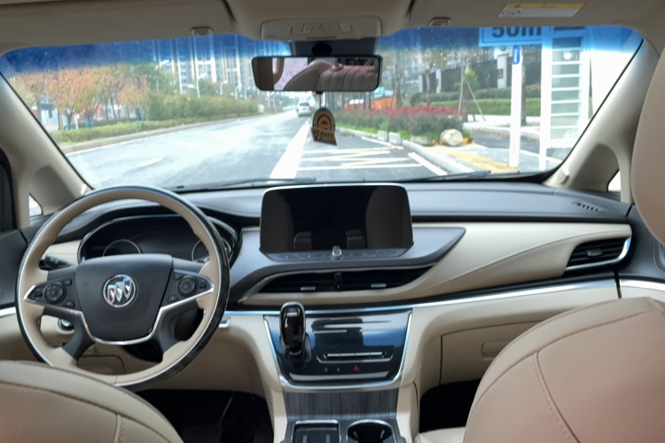 别克GL8 2022款 陆上公务舱 652T 智慧尊贵型中控内饰7005