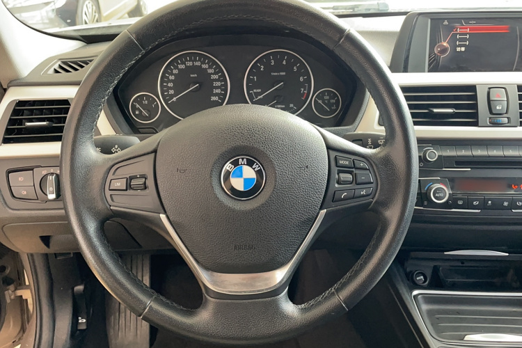 宝马3系 2015款 320Li 时尚型局部细节13