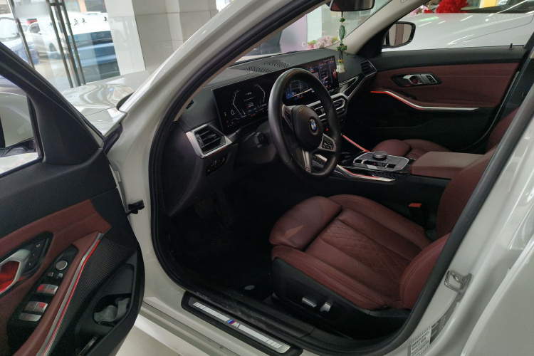 宝马3系 2023款 320Li M运动套装中控内饰20