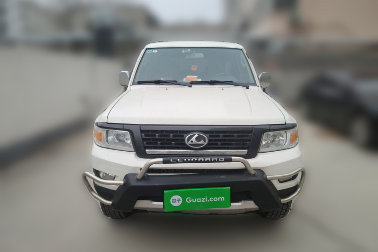 猎豹汽车 猎豹Q6 2015款 2.4L 手动四驱卓越型车身外观2