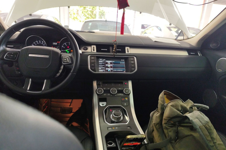 路虎 揽胜极光 2015款 2.0T 五门智耀版中控内饰7002